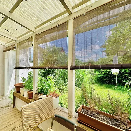 Daniel - Stilvolle Mit Veranda Fuer 4 Personen