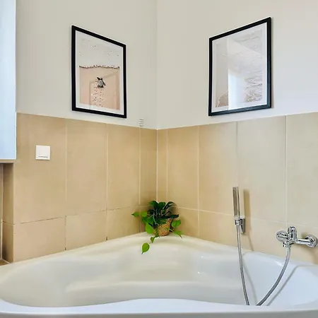 Daniel - Stilvolle Mit Veranda Fuer 4 Personen Apartment *