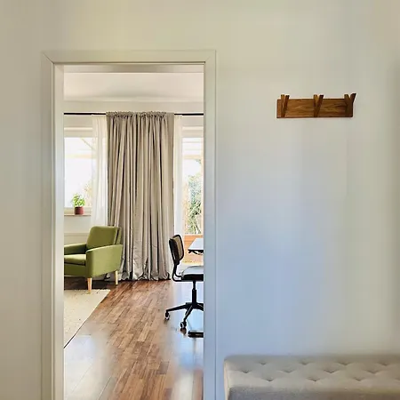 Daniel - Stilvolle Mit Veranda Fuer 4 Personen